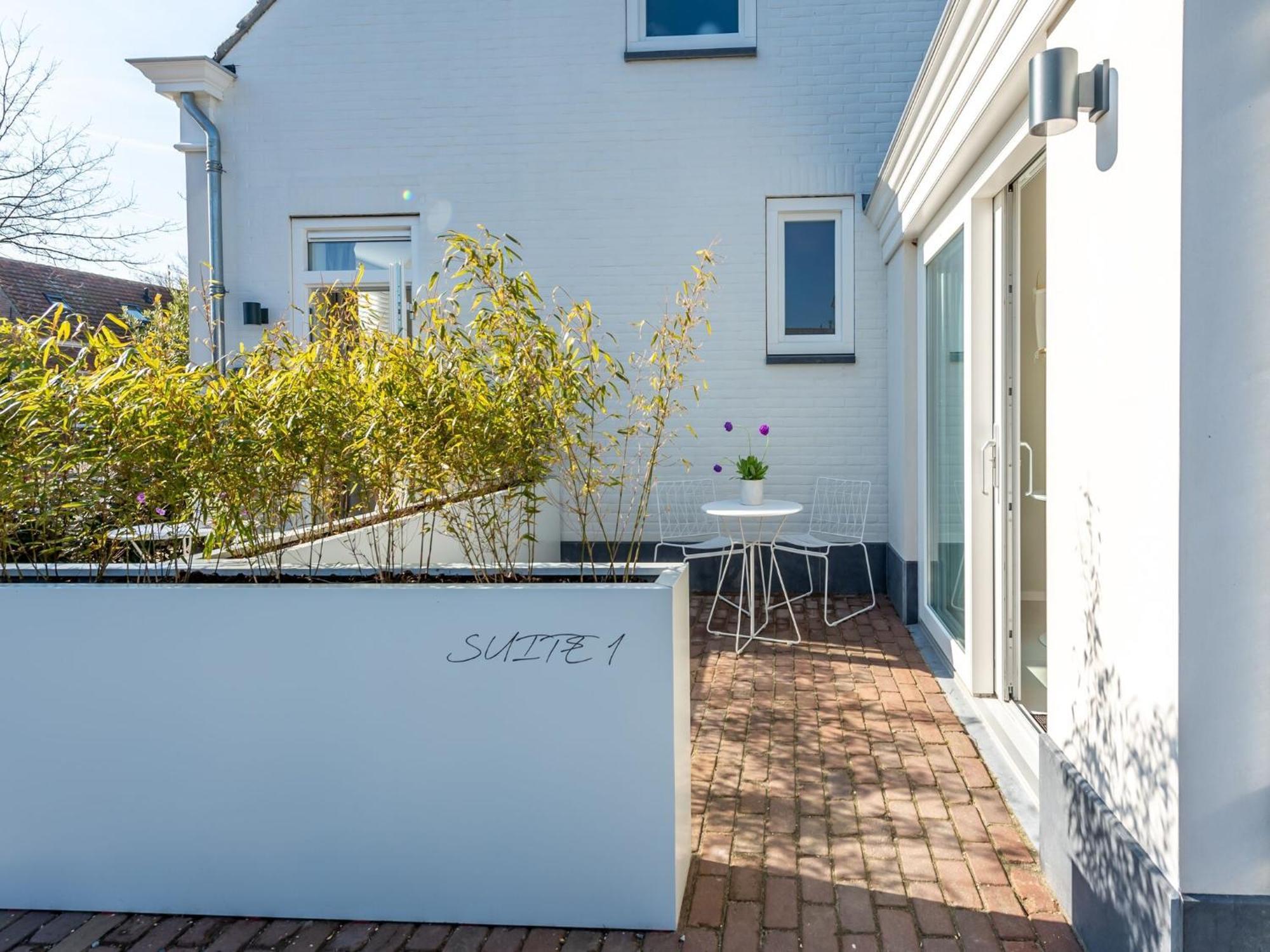 Pleasaing Holiday Home In Oostkapelle Near Centre Exteriör bild